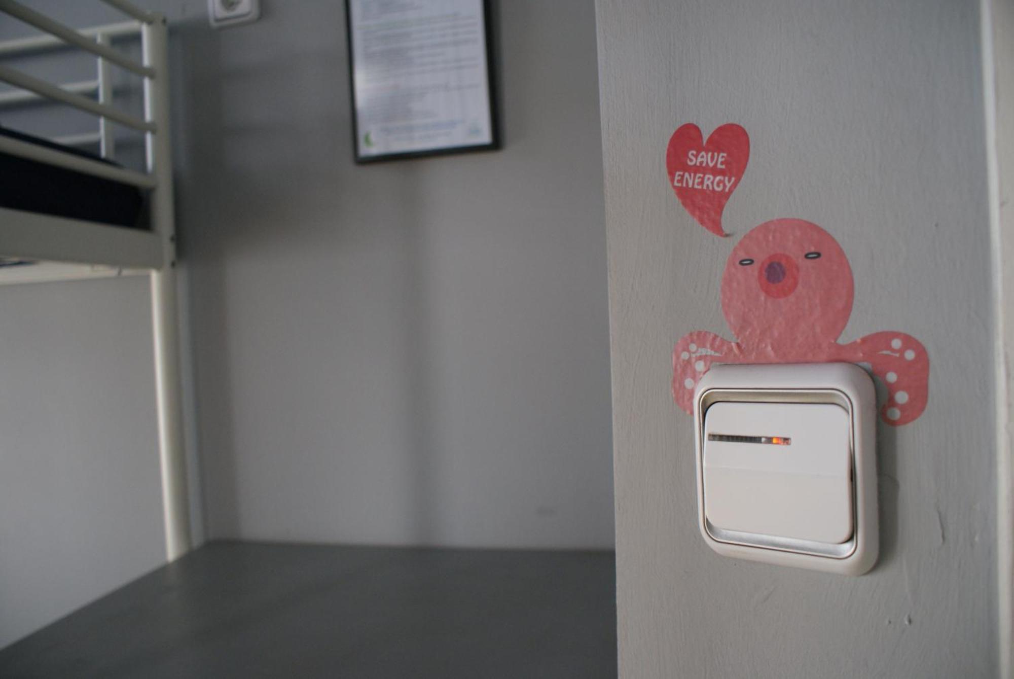 Sleep Green - Certified Eco Youth Hostel Barcelona Ruang foto