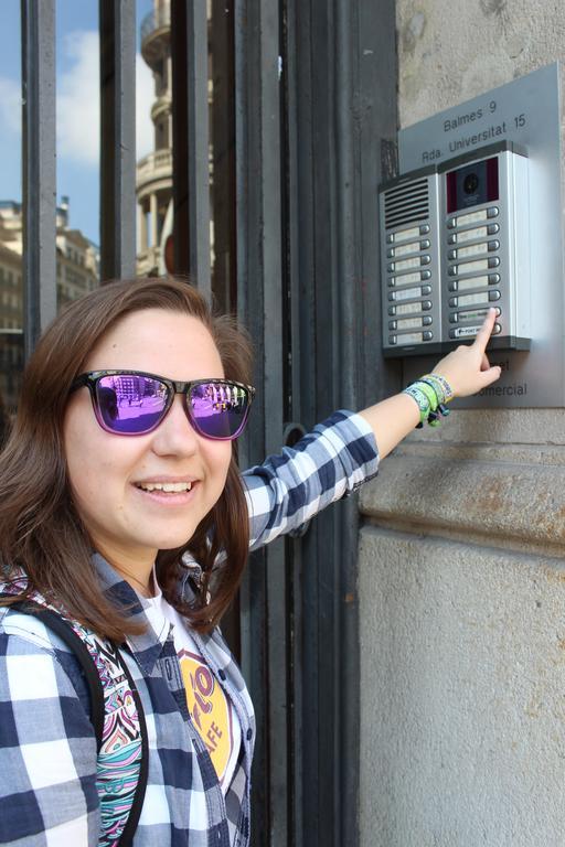 Sleep Green - Certified Eco Youth Hostel Barcelona Bagian luar foto