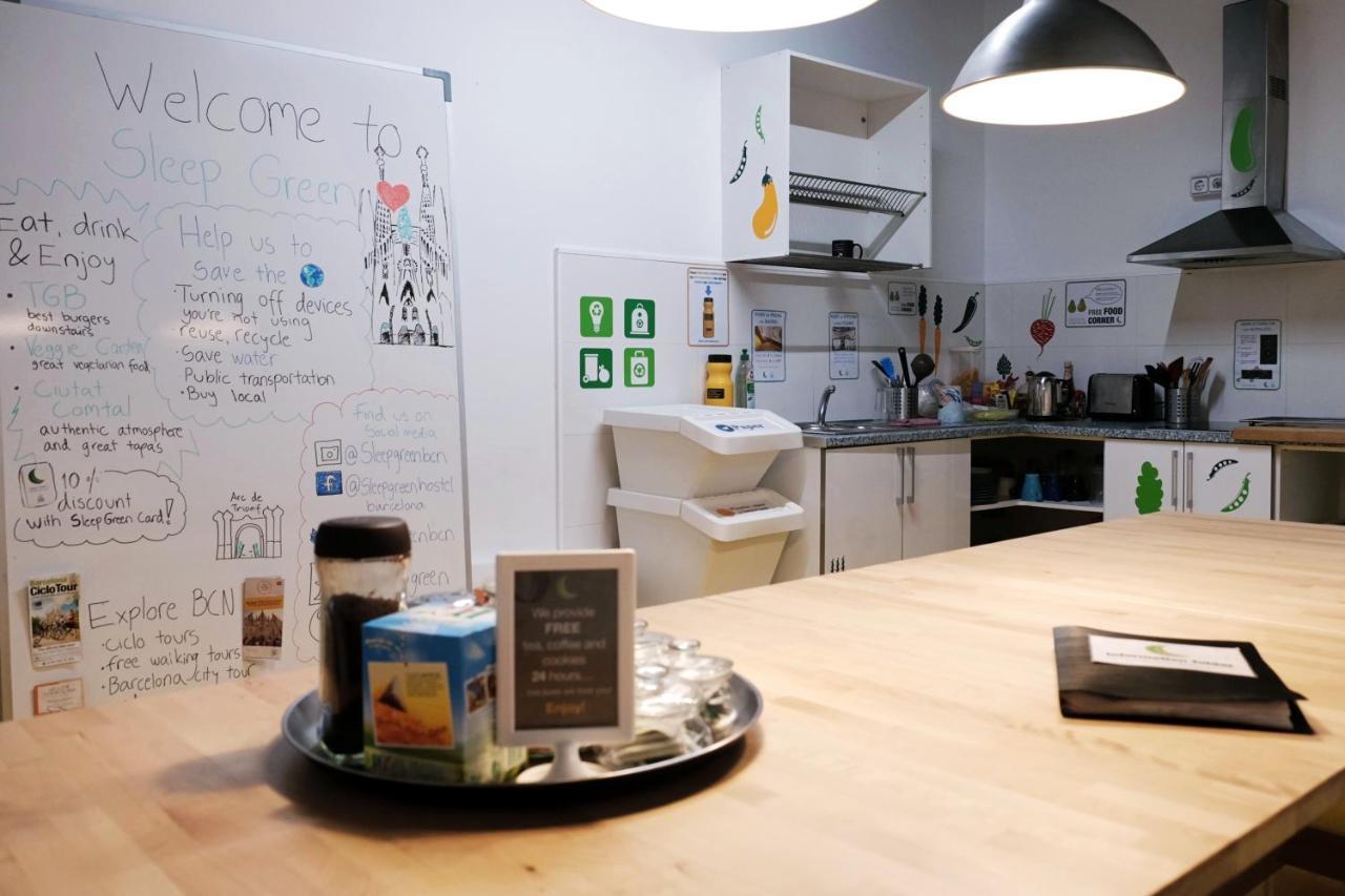 Sleep Green - Certified Eco Youth Hostel Barcelona Bagian luar foto